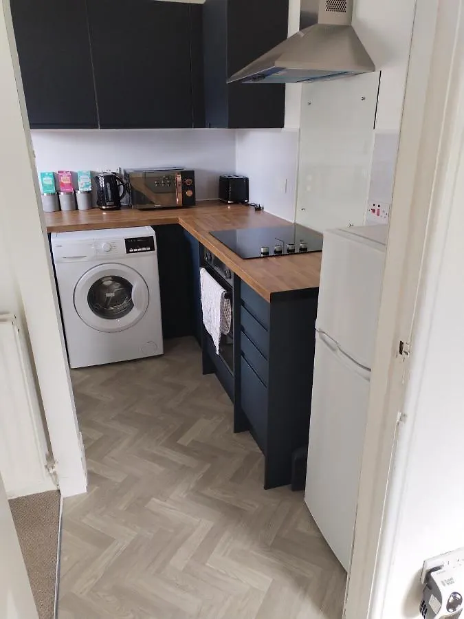 Flat Sleeps 5 People In Guisborough Apartment